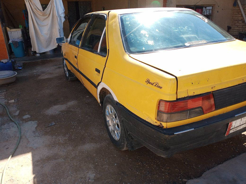 سلام عليكم سيارة بيجو راوه مكينه وكير ونجي وتماتيك سيارة شغاله وجاهزة سعر 10ورقات رقم مثنه ألماني صاحبه ماندله عنوني ديالى شهربان ***********
