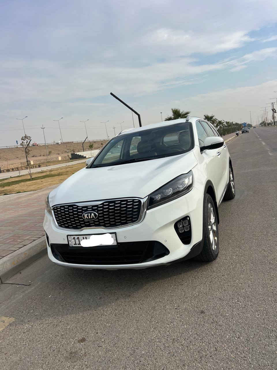 سلام عليكم
سورنتو. مديل 20 
محرك 6 V
فول مواصفات. عده البنرامه 
بصمه. 
بردات خلفيه 
حساس امامي وخلفي 
7 راكب 
تبريد 3 قطع 
ماشيه 140 كيلو متر 
كفاله شخطوط بسيطة كما موضح بالسونار بين الباب الخلفي والجاملغ
كير ومكينه جدد بلا فتح 
جنطه ذكيه 
تخم تاير جديد بيها
ادامة محرك وحدادية قبل سبوعين اشتغلتهن مابيها كل نقص
سعر  ٢٤٨ وبيهه. مجال.  
مكان سياره الانبار فلوجة
جديده سياره وبلعافيه ع ياخذهه 
الاستفسار ***********
