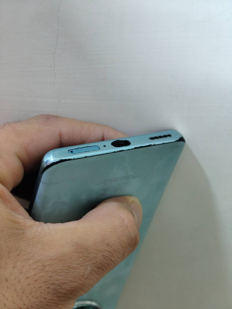 سلام عليكم X9C 256 وعشوائية 12 نظيف ممفتوح ولا مصلح جامه الخلفيه بيها فطر بسيط ممأثر كارتونه موجوده وگفر جلد اسود مكاني بغداد ***********
