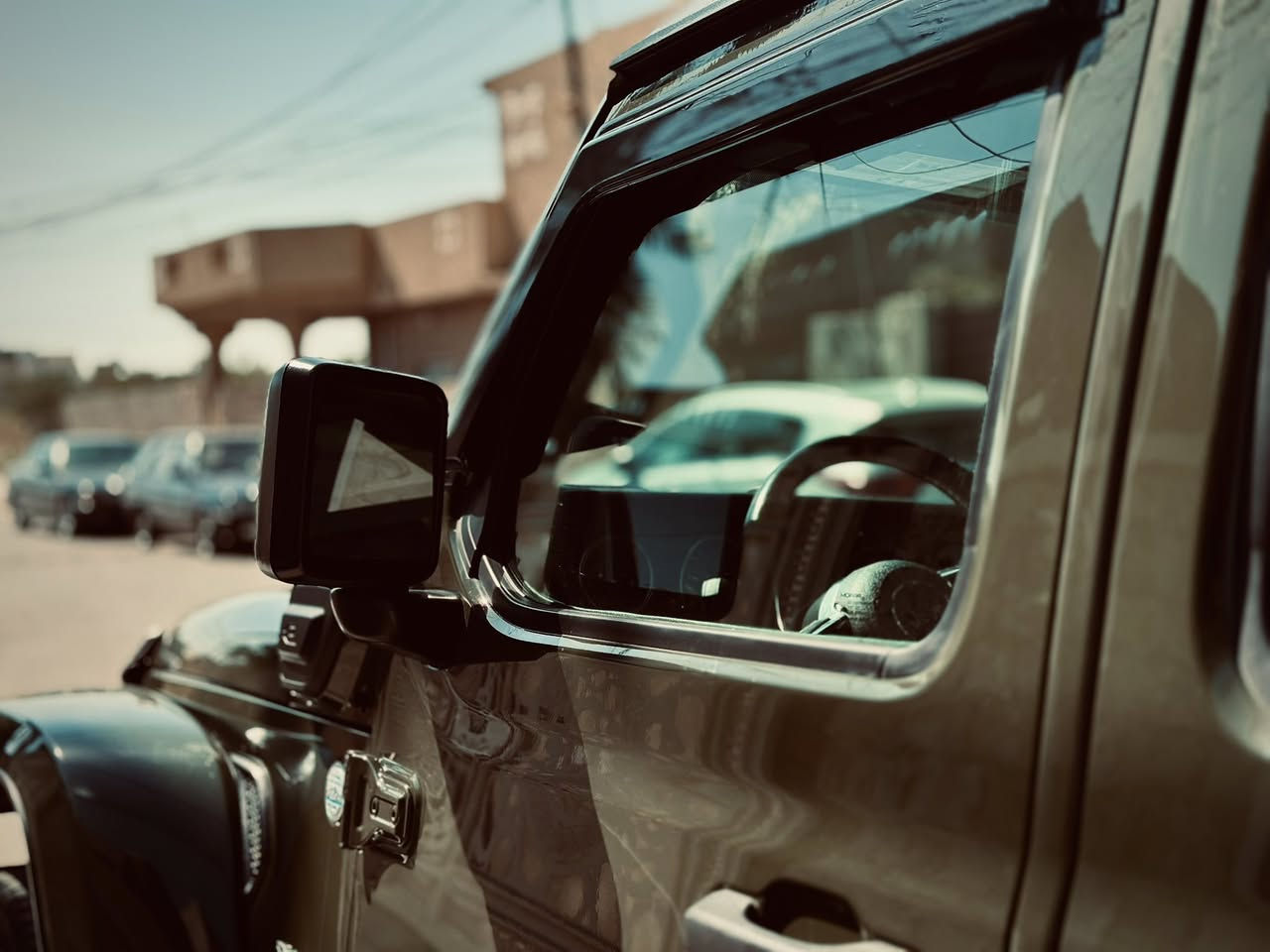 Jeep Wrangler  2022 صحاري  2.0L 4 plug-in
حجم المكينه : 2000 تيربو + هايبرد + بلكن شحن 
الشحن يمشيك 30 ميل
المسافه المقطوعه : ٢٥ الف ميل     
حادثها فقط الدعاميه الاماميه حسب  ماموضح بالصور  ايرباك ستيرن فقط      
رقم بغداد الدولي
1.قماره تتفصخ اصير كشف
2.بصمه 
3.لوكير
4.كشافات 
6.شحن خارجي
7.بك لايت لد 
8. شاشه
9.سستم صوت دمام خلفي + امامي 
10.لايتات زنون هايلوجين
11.كشنات جلد اسود بلادي 
12.سقف اسود بلادي 
13. تحكم استرين
14. ويل حجم 20
 السعر 260  وبيه مجال 
مكان السياره بغداد للأستفسار اكثر اتصل ***********
