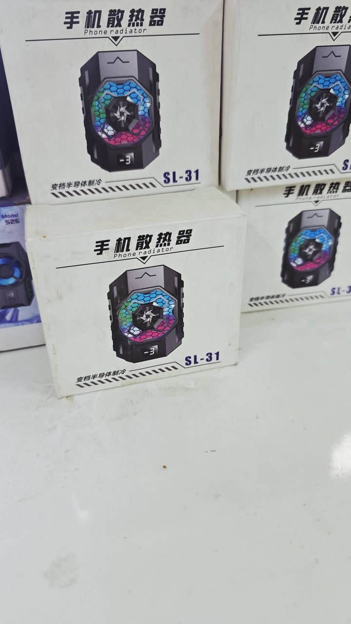 عندي مجموعه فريزات ابيعه جوه الجمله 
بيهن ٤ انواع
فريز واحد جملته ٩ عندي ١٢ قطعه
فريز واحد عندي ١٠ قطع جملته ١٤ الف
فريز ايباد ٥ قطع  جملته ١٨ ونص
هنا جملتهن فوك ٣٠٠ الف
اني خصم حجي ابيعه جوه جملتهن ٢٥٠ الف  رجاءا لحد يعاملني مابيكهن وبيهن خير من الله وبيعن جوه سوك 
***********
مكاني بغداد التاجي 
تريد دزهن توصيل دزهن عليه
