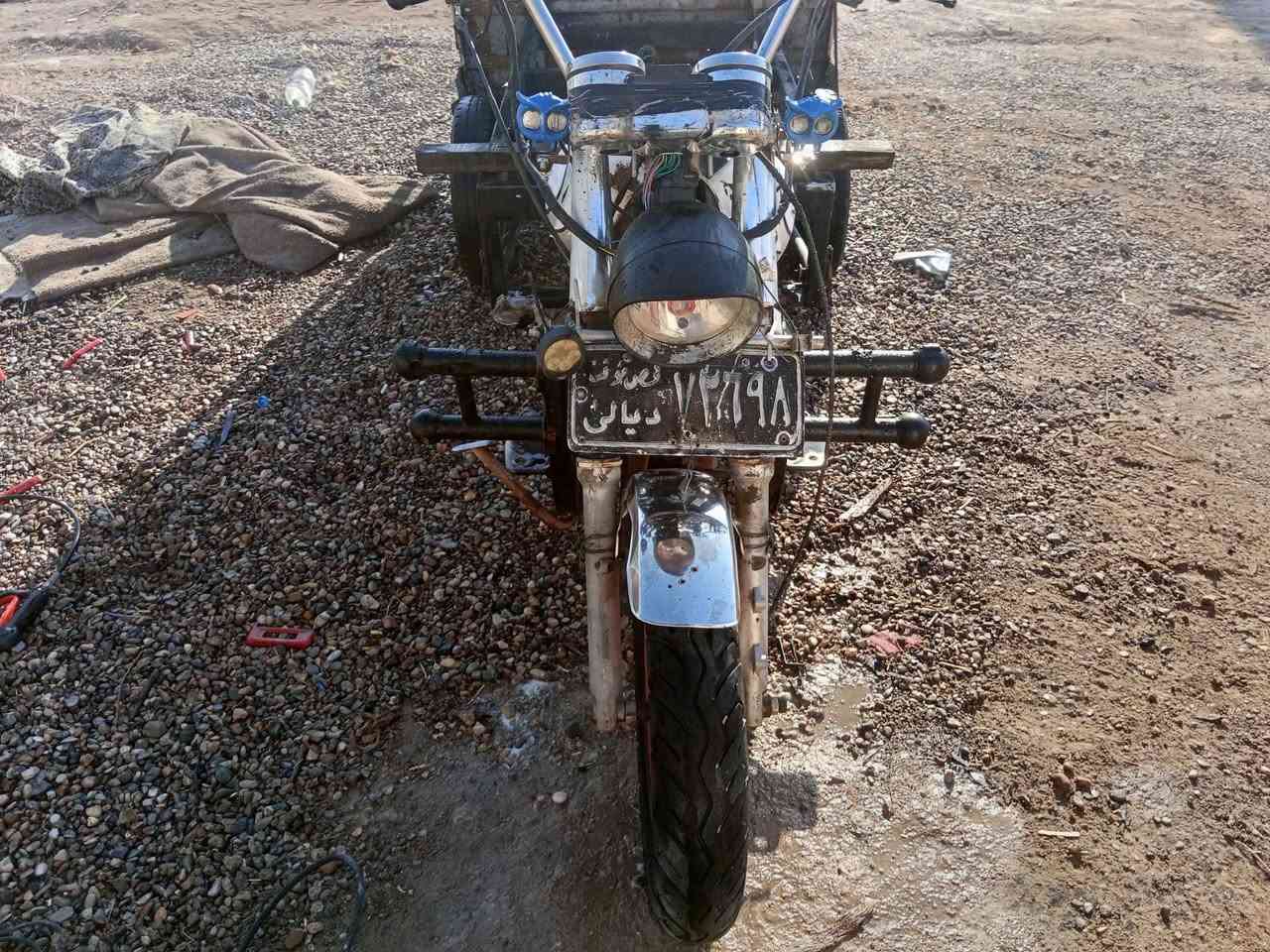 سلام عليكم ستوته  مرقمه بيهه سنويه البيع كامله مكمله من ايدك الشارع وياهه محجر سعر  900 وبيها مجال شراي يتصل ع رقم***********

