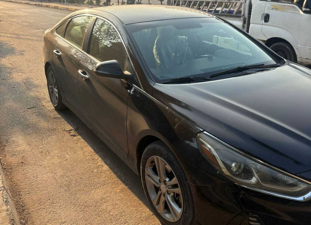 سوناتا 2018  وارد امريكي بدون حادث في امريكا فقط دعاميه السياره بأسمي تحويل مباشر

🟪 السعر  :: الطلب في التعليقات ويوصلك مباشرة ✍️ 📩

مواصفات السيارة 
بصمه 
تدفئه كشنات
اشاير بالمرايه
نقطه عمياء
محرك 2400 GDI
مثبت سرعه
شاشه وكامرا بلادي 
لايت زينون 
كشن السايق كهربائي
ماشيه 71 الف
السونار مرفق بالمنشور
مكان السياره بغداد الشعب السريدات 

رقم صاحب السيارة 
***********
