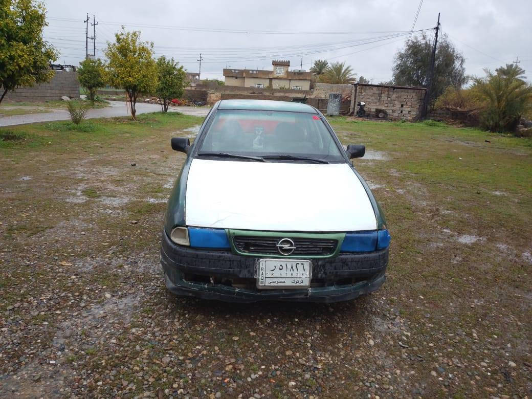 السلام عليكم لبيع سياره فيات موديل 1994 سنويه عضم عاج تريد وكاله تريد تحويل كهربائيات كلها شغاله باتري جديد تواير جدد دوشمه جديد تدفئه شغاله غطرت خياس ما بيها سياره وضع شركه كير بل شرط والمحرك بي بدايه صرف
وترهم مراوس حسب القناعه السعر 14  الاستفسار الاتصال 
 على الرقم ***********
