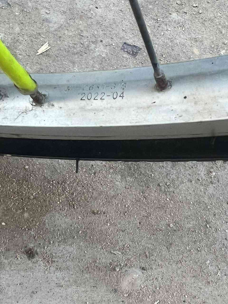 سلام عليكم بايسكل للبيع بيدي 
لون ازرك 
حجم 26
مديل 22
مختم من سكان ل سله
نضافته90%100
مد اكره موجودات 
سعر95 وبي مجال للطيبين  وبايسكل مجبزه كلش حلو 
عنوان بصره ابو خصيب محيله 
رقم ***********
