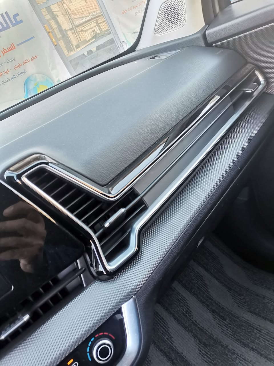 السلام عليكم كيا سبورتج 2024 هايبرد جديده السياره  تم تنزيل السعر للجادين 185 وبيهه مجال الشراي حادثهه موضح بالصور
مرقم بغداد مداور فورا
ماشيه 12 الف مايل
كير ماوس
هاند بريك دكمه
اوتو هولد
تحكم ستيرن
تحديد سرعه
بريك امامي حساس
حساسات خلفيه
لايت زنون
السياره نص مواصفات جديده جدا جاهزه
السعر 185 بيهه مجال بسيط سونار هم موجود
*********** واتساب
*********** اتصال
السياره رقمهه بغداد جديد
مكان السياره نجف
مراوس النترا او كيا فورتي او كورلا
