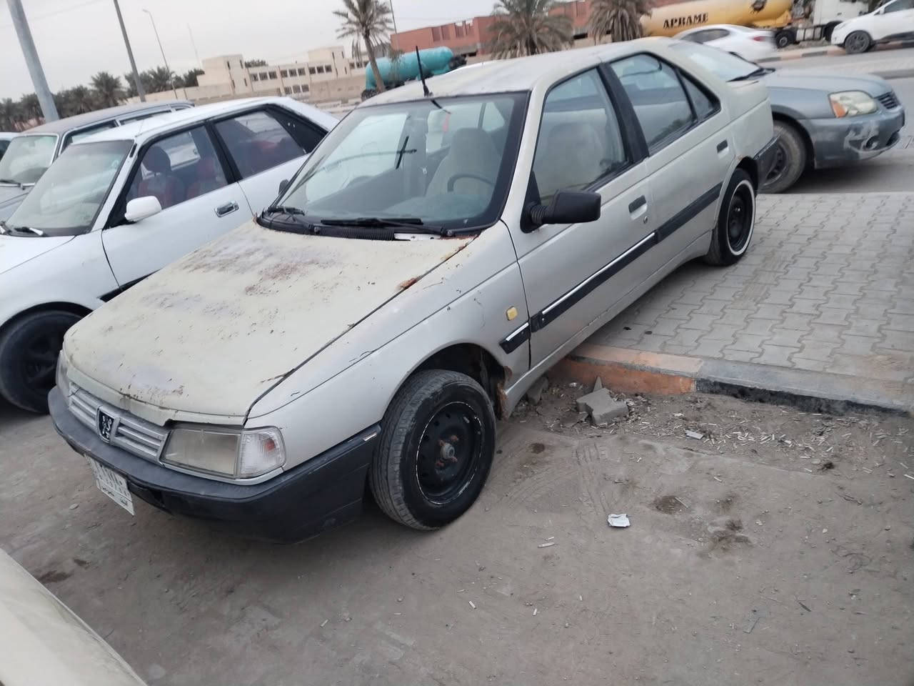 سيارة بيجو روى سيارة نضيفة كير مكينة جدد تخم تاير جديد سنوية ماصاقطة رقم نجف سعر 18 ورقة وبيها مجال الاستفسار الاتصال على هذة الرقم ***********
