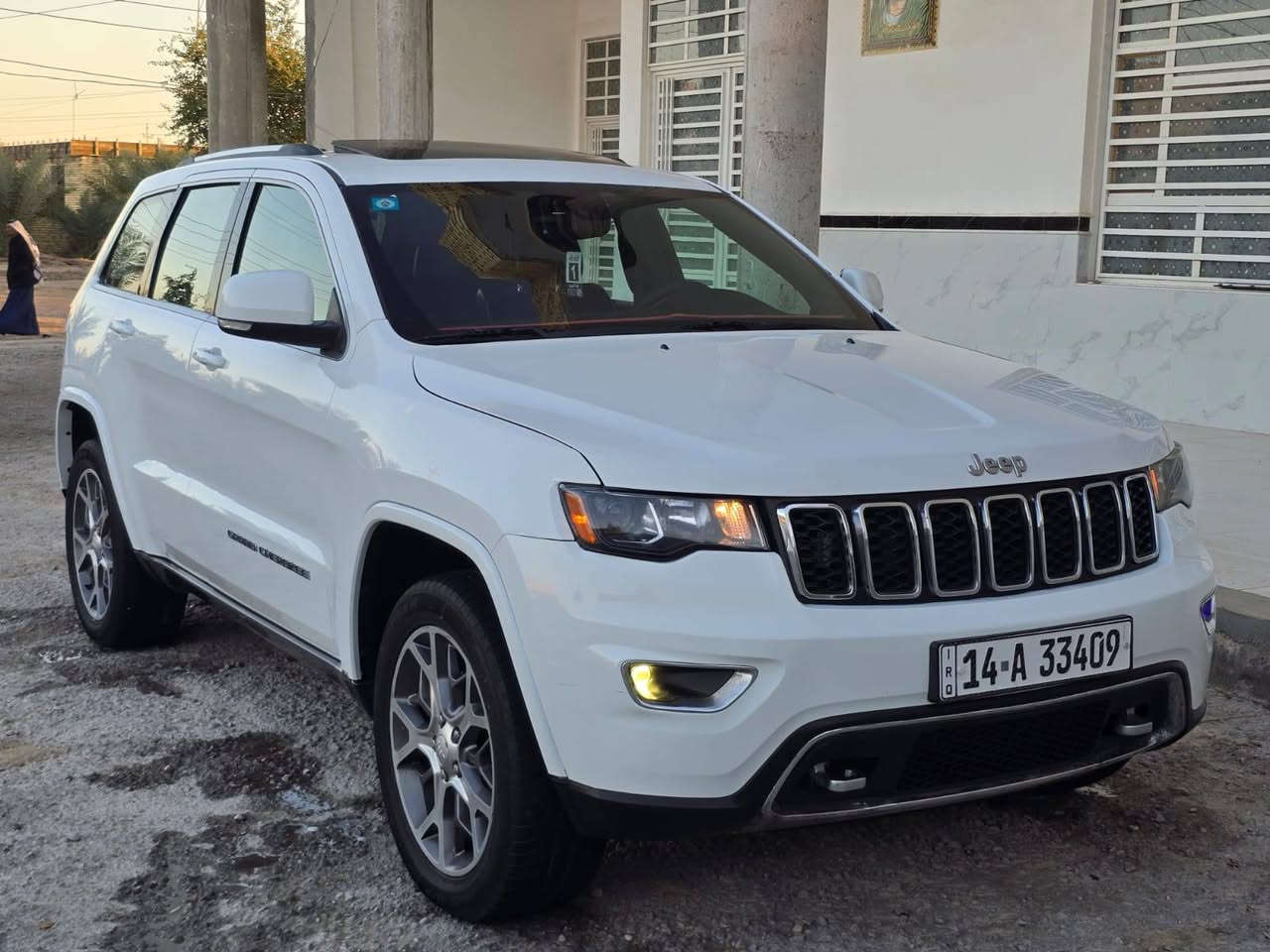 سلام عليكم جيب لاريدو كفاله من الصبغ والضربه والتبديل عدد جاملغ الامامي الايسر حادث مال امريكا فول مواصفات واحد على واحد داخل جلد فتحه جنطه كهربائيه وباقي مواصفات الجيب المعروفه مكينه وكير جدد حداديه جديده تخم تاير جديد سياره جديده بمعنى الكلمه سبيرها منازل رقم بصره مشروع وطني رقم دولي رقم ***********
