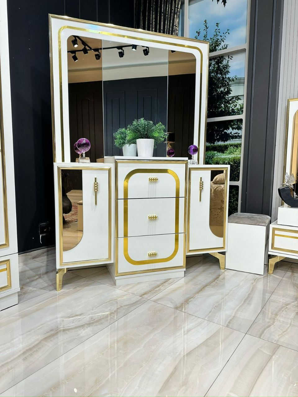 تم وصول
موديل اسيل  ابيض مودرن
*10 قطع*
برغي وجوي حديد✅
ظهر بلوك 8 ملم✅
سرير دبل جك✅
مجرات تحت الكنتور✅
الجام فول برونزي✅
كنتور رفوف 
♦️كنتور 340 ملحق
♦️ميز تواليت 145 cm
♦️ كومدي عدد2, 60سم ظهر عالي اناره💡
♦️سرير200 سم*180سم
♦️مرايا قيافه
♦️شازلون 
♦️طابورية
♦️دراور
السعر مليون و400


**إذا كنت صاحب هذا الإعلان وتريد حذفه لأي سبب، رجاءا أرسل رسالة إلى الدعم الفني**