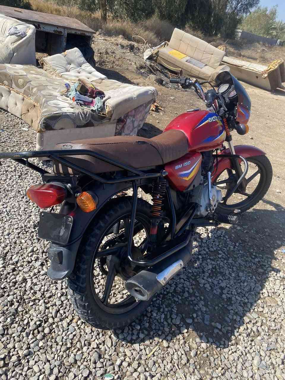 سلام عليكم دراجه بوكسر للبيع موديل ٢٠ دراجه خير من الله لا تبخير ولا تنقص  دراجه حلوه ونضيفه وما متعوبه كفاله أوراق بيهه  مراوس هم عادي السعر خاص او اتصل ***********
