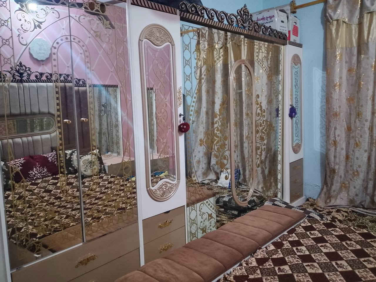 غرفه نوم تركي 9قطعه نضيفه كامله المكان الفلوجه السعر مليون بيها مجال بصيط رقم الهاتف ***********
