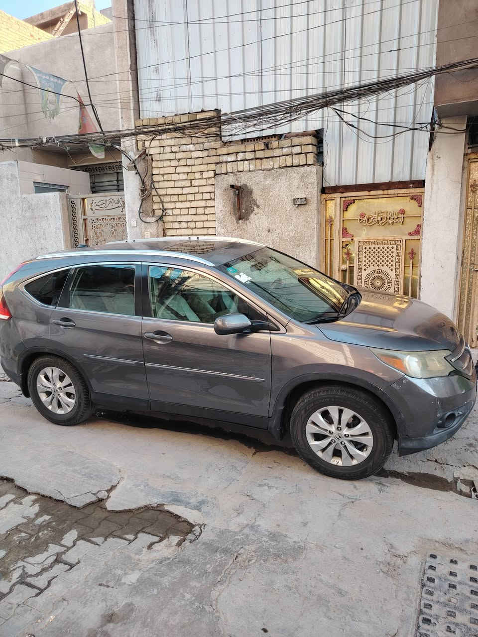 سيارة CRV للبيع موديل 14 باسمي السعر 100 موبيايلي ***********
