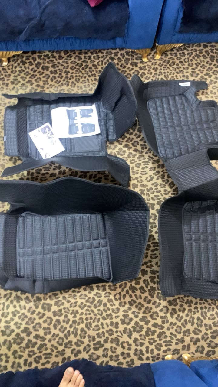 السلام عليكم دواسات ارضيات اصلية للبيع جدد ممستعمله ترهم تاهو جيب جكسارة  حوضيات جلد اصليات 
ب75 وبيهن مجال والله اخذتهن الي وما رهمن على سيارتي 
*********** بي واتساب
