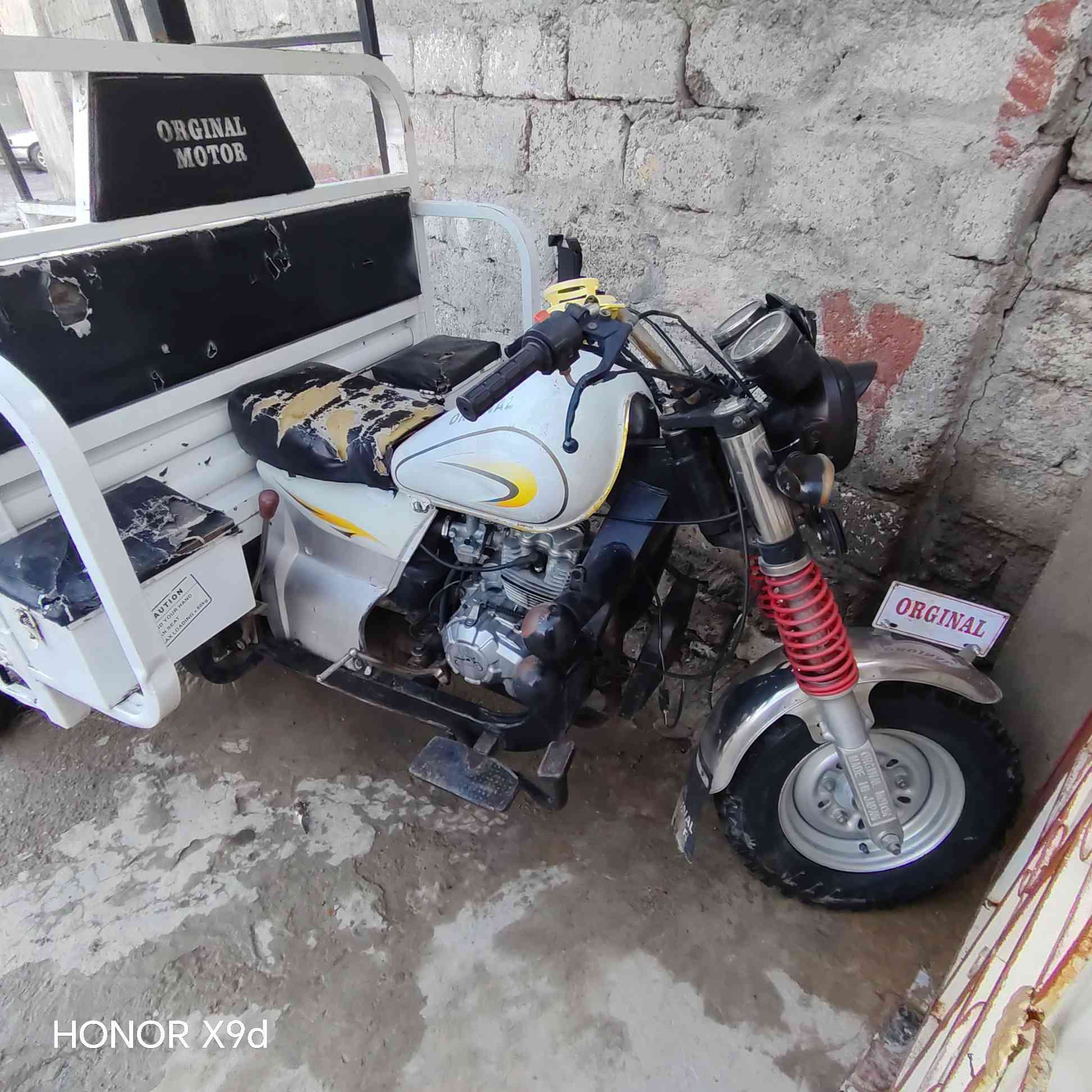 البيع اسبير وجك منازل السعر مليون وثلاث مية ايستفسار اتصال***********
***********
