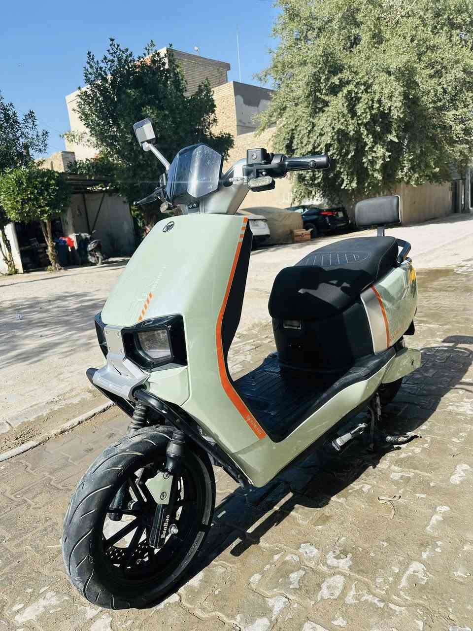 سلام عليكم دراجة SR موديل ٢٥
دراجة كفاله عامة حالة ممتازة بيها جاملغ الامامي مكسور فقط  الدرع شخوط بسيطة ، منفذ شحن ، ٣ سرعات وسبورت ، عالي ناصي شغال دراجة ، زر بارك ( P ) سرعتها 80 و تمشي 75 كيلو مكاني بغداد حرية

6 بطارية كرافين الاصلي 

السعر 800

باقي تفاصيل التواصل واتساب فقط ‭0776 723 0698‬
