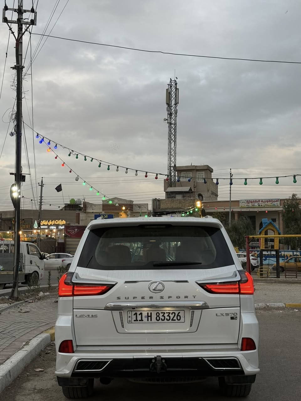 السلام عليكم لكزز SUPER SPORT للبيع 2021
السياره بيه بارد الجاملغ المامي والباقي مكفول
رقم بغداد ب اسمي السياره 
محرك 8 سلندر 5.7 
ماشيه 62.402km
المواصفات :
1.رادارات 
2.فتحه 
3.كامرات 
4.شاشات بلادي 
5.زنون عالي وناصي وعدسه متحركه كهرباء 
6.كشنات تدفئه تبريد 
7.تشغيل ع بعد 
8.جنطه كهرباء 
9.بيبان شفط 
وبعد هواي مواصفات 
السعر 7دفاتر و75ورقة  وبيها مجال 
مكان السياره بغداد حي الجهاد
للاستفسار: ***********
