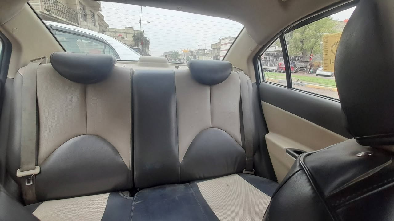 اكسنت 2009 خليجي.
🟩🟩
مواصفات الاعتيادية
رقم جديد تحويل ثاني يوم
سياره جديد بحاله الزيرو بيها صبغ بسيط بهلال الجاملغ موضح بالصور  ومكينه بيها بخار والجاملغ الامامي مصبوغ سعرها معقول وبالعافيه على الياخذها .
-----------------------
مكان السياره بغداد شارع ركن الابيض.
----------------------
رقم صاحب السياره 
***********
---------------------
سعر السياره 87ورقه وبيها مجال 
----------------------
