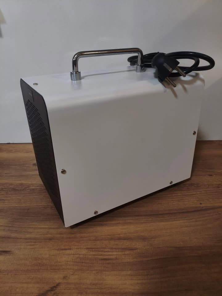 جهاز الاوزون للتعقيم
Ozone O3

Air disinfectior

 تخلص من العفونه والروائح الكريهه

يستخدم لتتقية المكان والتخلص من البكتيريا والفيروسات والعفن ورائحة السكائر وغيرها من الروائح الكريهه

 مناسب جدا للغرف والمكاتب والمطابخ

ينصح بتفريغ المكان من الكائنات الحية 

وقت تشغيل الجهاز تقريبا 30 دقيقه وحسب حجم المكان
جديد مامستعمل / سعر 25 / مكان خانقين


**إذا كنت صاحب هذا الإعلان وتريد حذفه لأي سبب، رجاءا أرسل رسالة إلى الدعم الفني**