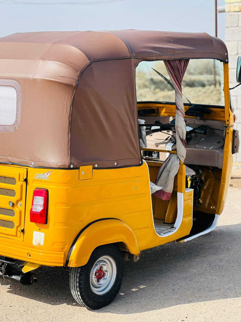 سلام عليكم تكتك للبيع موديل 19شهر 12كشره كفاله من الضربه فقط زلغ بصفحه تكتك حلوه مرتبه مال جناي مكينه ناعمه وحلوه مبدل بس ولفات بيه فراش دوشمه لايت زنون اشاير تخم تأير جبلي سعر 4و800وبيه مجال شراي اتصل أو واتساب ***********
