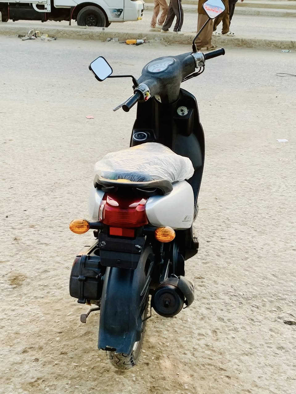 السلام عليكم دراجه فله للبيع ماصارله هواي من طالعه من الوكيل حته باتري الشركه موجود بيه كفاله عام رقمي***********
