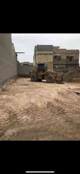 اليوم وبفضل تم قلع قطعة أرض 
بمساحة 200م في القبله مقابيل البريد  وتم نقل الأنقاض ودفنها بالسبيس والأسمنت وحدلها طبقتين للأستفسار ***********. أو. ***********
