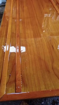 اتوفر الملمع الخشاب الدرجه اولئ سريع الجفاف يوجد توصيل كل محافظات07711...