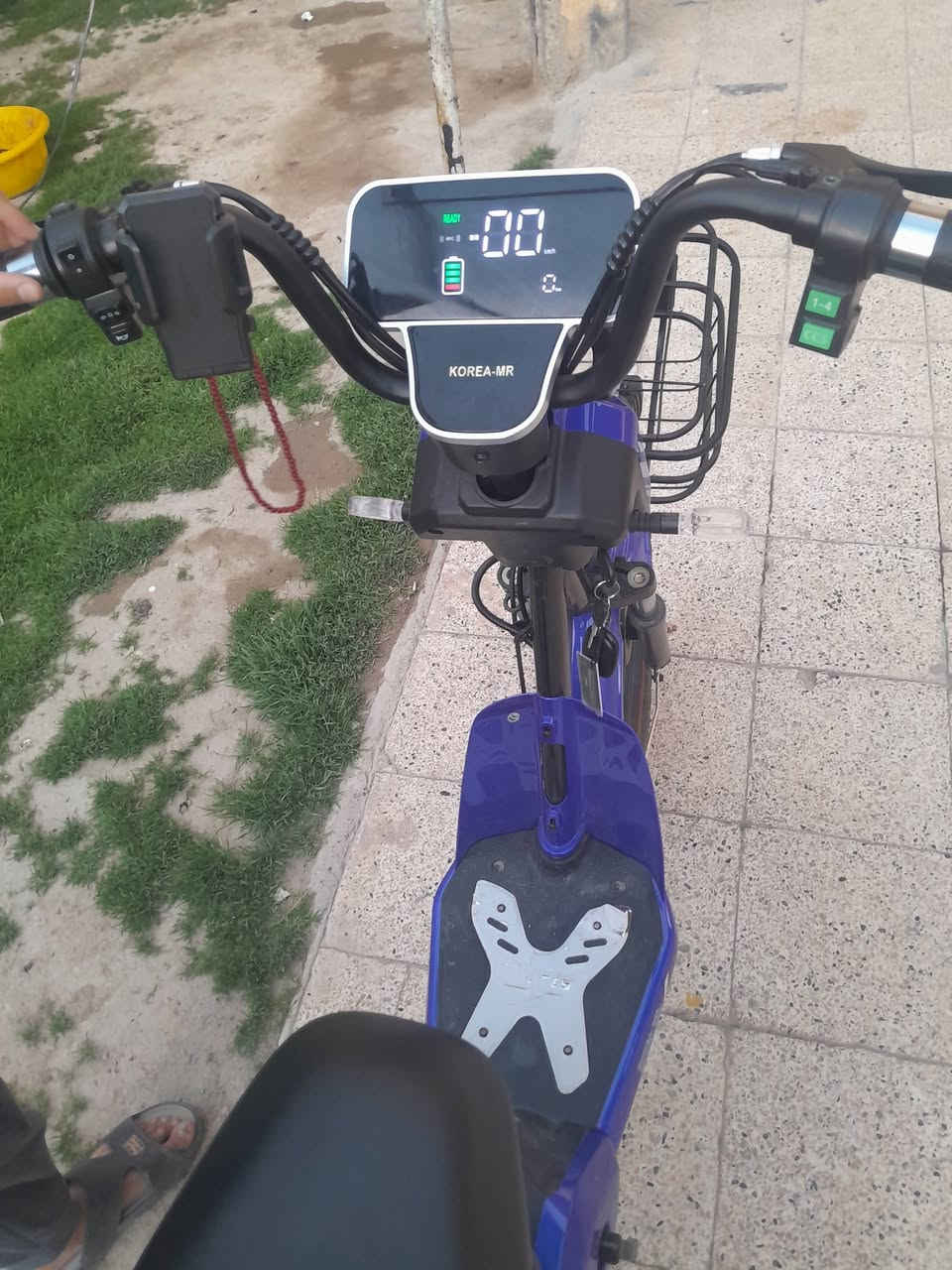 السلام عليكم
ماطور شحن للبيع 
موديل ٢٠٢٥ مستخدم اقل الأسبوع 
بعدة جديد . ماشي ١٣٢ كيلو 
٤ نمرات و٤ بطاريات 
الشراي يتصل ع الرقم ***********
