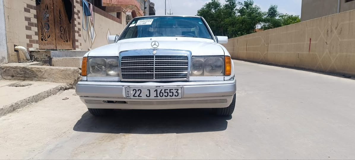 السلام عليكم
مرسيدس دب 1990 حجم 230 رقم اربيل

١/ السيارة صبغ بلاد  ، بيها جامرلغ واحد بارد 

٢/السيارة محرك 2500 ديلكو مكفول هو والگير والقواعد بلاد 

٣/السيارة تبريد ثلج + تدفئة

٤/السيارة كهربائيات كلها شغالة 

٥/السيارة بدون تعمير ع البلاد داخل وخارج

٦/السيارة من الاخير ممحتاجة لو دينار مجهزة من كلشي

٧/السيارة سعرها 73 ورقة وبيها مجال للشراي 

والسنوية ل 2031

مكان السيارة ديالى - خانقين ***********
