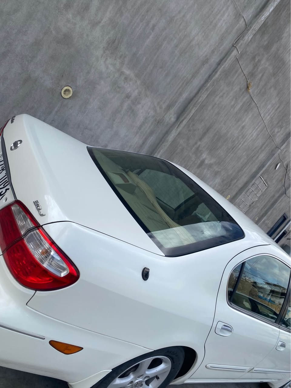 ماگزیما ٢٠٠٦ دوو پارجە سبوخ هەیە هەموو شتی نویە ٢٧٠ هەزار رۆیە لۆک لۆکە لە هەولێرم*********** أربيل, العراق
