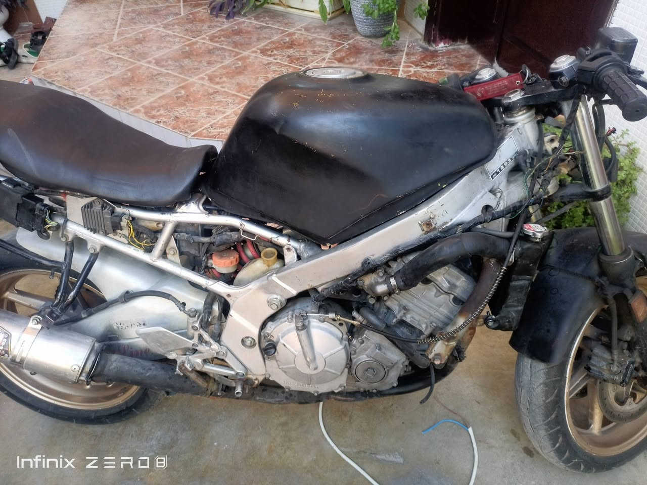 سلام عليكم شباب عندي ماطور f2 يعني صاروخ ارضي موديل 1993 للبيع و للمراوسه همين اكو ويه ايراني موديل 2024 و فوك ينطيني فرق الي يريد تفاصيل كامل يراسلني و يدلل اسف على تطويل تحياتي


**إذا كنت صاحب هذا الإعلان وتريد حذفه لأي سبب، رجاءا أرسل رسالة إلى الدعم الفني**