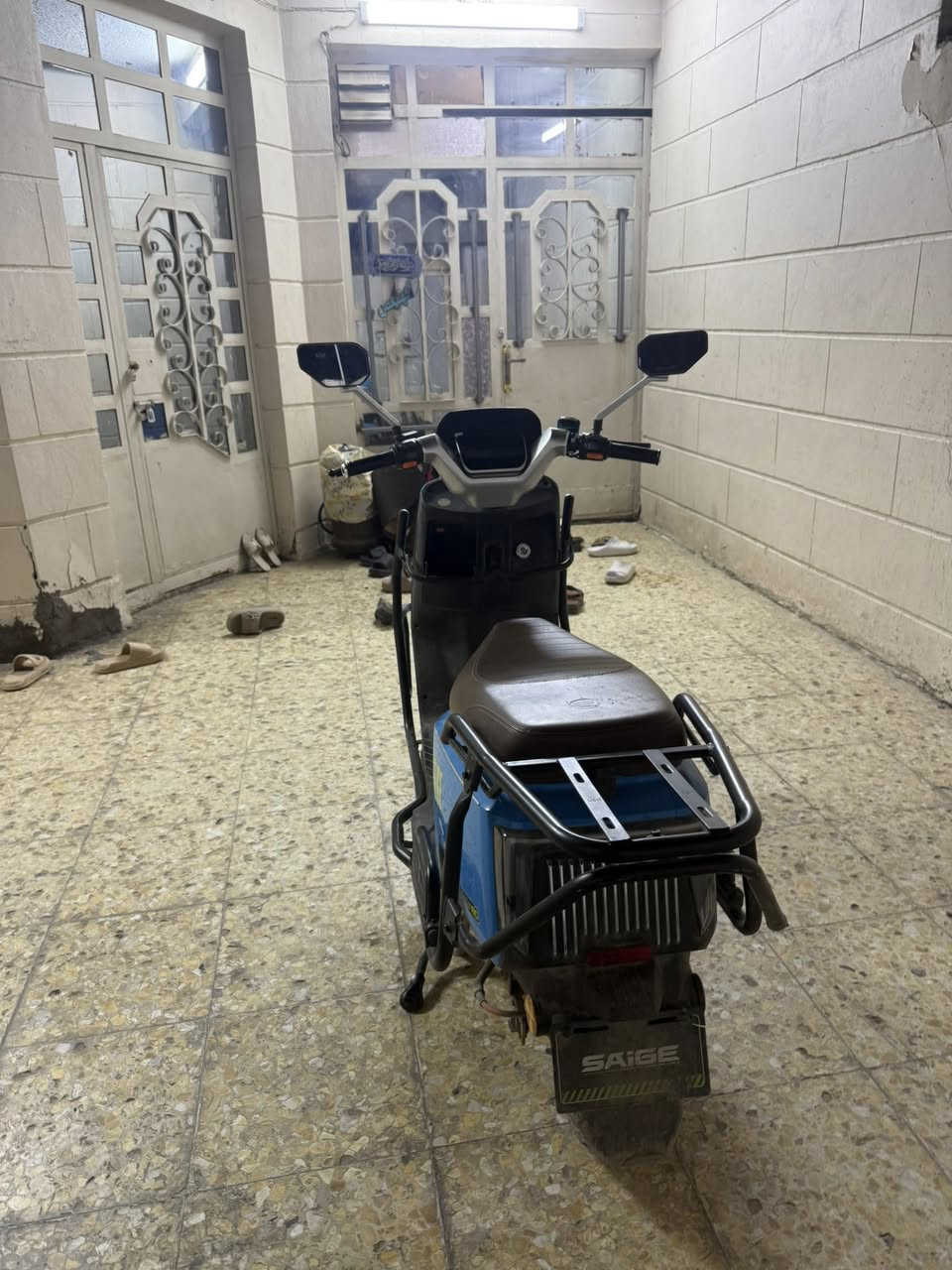 سلام عليكم دراجة شحن نوع سايج N80
ست بطاريات الفين ملف نحاس

تمشي سرعة ٩٠ حقيقي وتتحمل وزن ٣ اشخاص 

وتشغيل بصمة عن بعد وبيهة نظام انذار

وبريكات خلفي امامي وبيهة تلاث نمر 

للاستفسار رقمي ***********

ست حبات بطارية
 
ومدرعة ب درع يحمي الگشر مالتهة من الوكعة او تشخط
وتكفيك بالشحنه الوحدة وتوديك لمسافات والدراجة نظيفة ومرتبة من شركة SAIGE المعروفة وتتحمل لو شما تسويلهة
