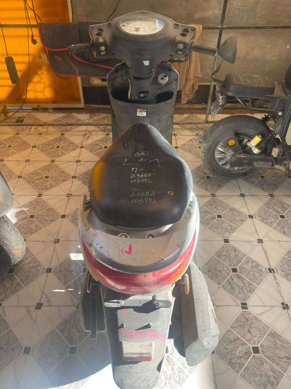 دراجه بريز كامله ما ناقصها شي حاويه قبل سبوع من نزلت اول ما ماشيا هواي ما مفتوحة شلعه ومعدل خير من الله مكاني الجزيرة شارع الإمام زين العابدين رقمي ***********وسعر 900 وبيها مجال بسيط
