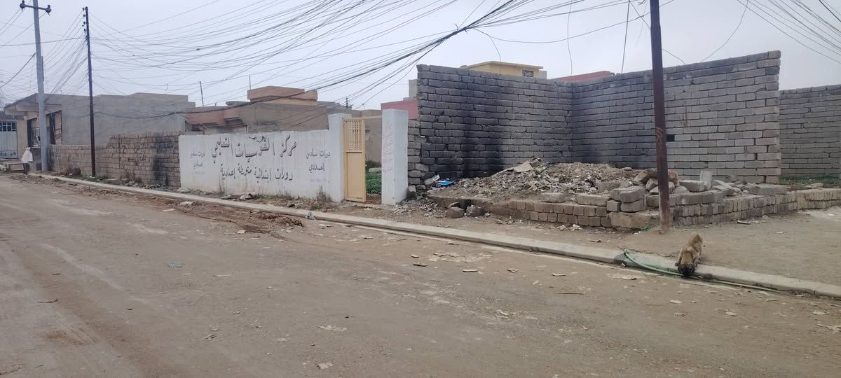 عقارات مكتب صكر الهاشمي حي القوسيات ارض للبيع
السعر المتر 250 الف وبي مجال 
الاستفسار على الرقم 
***********
***********
