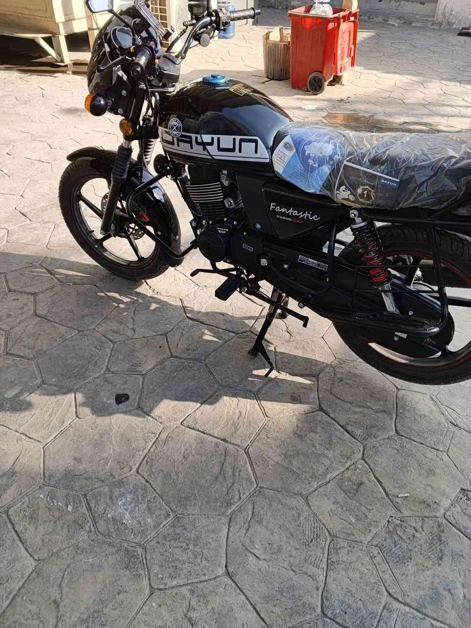 السلام عليكم دراجه دايوان 2025 الدراجه جديده توني محول قبل يومين البيع بسبب الضروف ماشيه 292 يعني زيرو بعدها رقم سليمانيه باسمي تحويل ثاني يوم السعر (2450) لاستفسار (***********)
