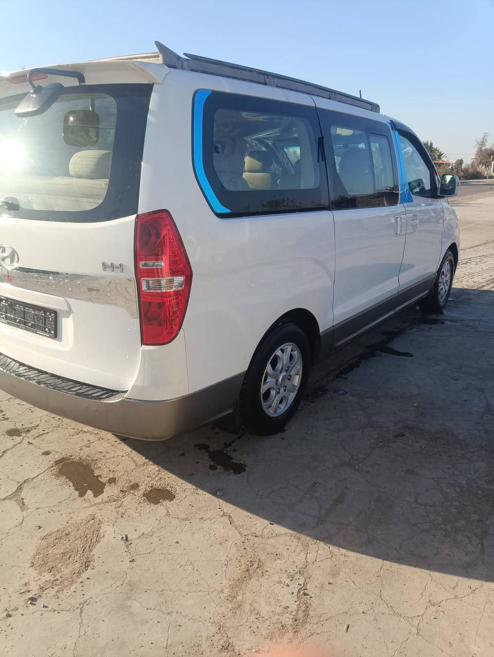 ستاركس 2012رقم ديالى انكليزي باسمي مفتوح محور مسكر مكينه 2012قبق اسود صارشهر من حورته باقي التفاصيل على الرقم ***********... غرفه السياره مدوشمه كله جديد
