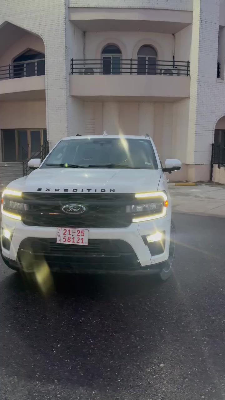 سلام عليكم فورد ايكسبيديشن
موديل:٢٠٢٣
مواصفات:لميتد فول فول
كشنات:vip
سيارةبيها قتعين صبغ صورةمال حادث موجود 
سعربلاش:٣٢٥ورقة بيها مجال 
رقم تلفون ***********whatsappرقم
