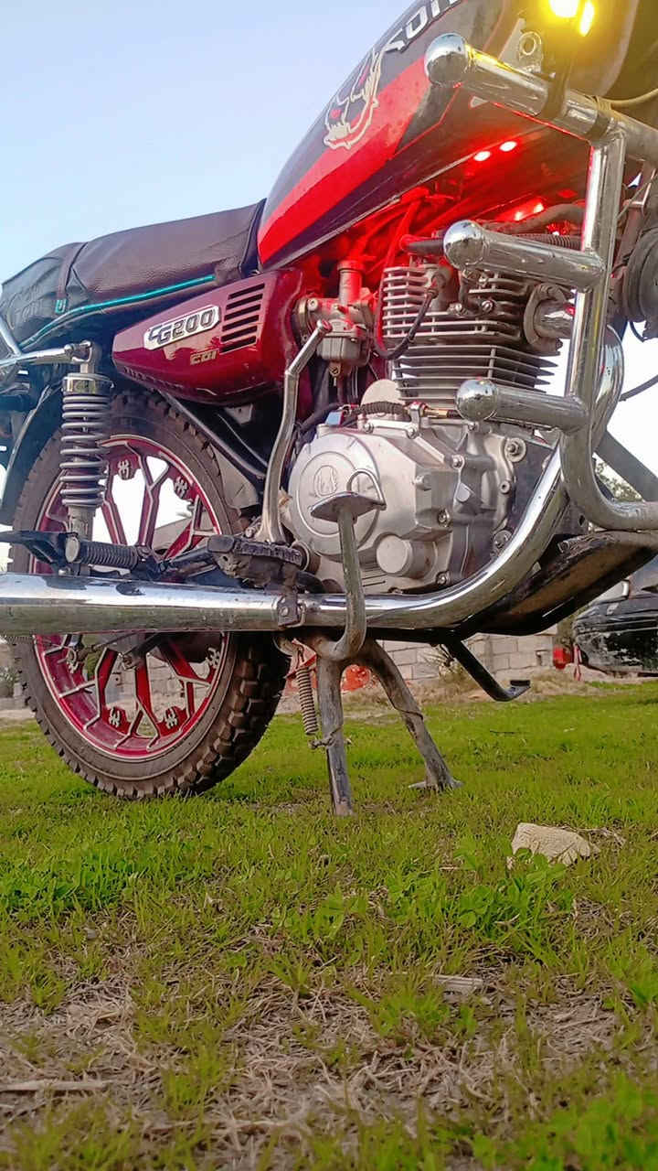 دراجه لل بيع 24
محرك 200
السعر 650 وبي مجال مكان فلوجه 
الرقمي ***********بي وتساب
