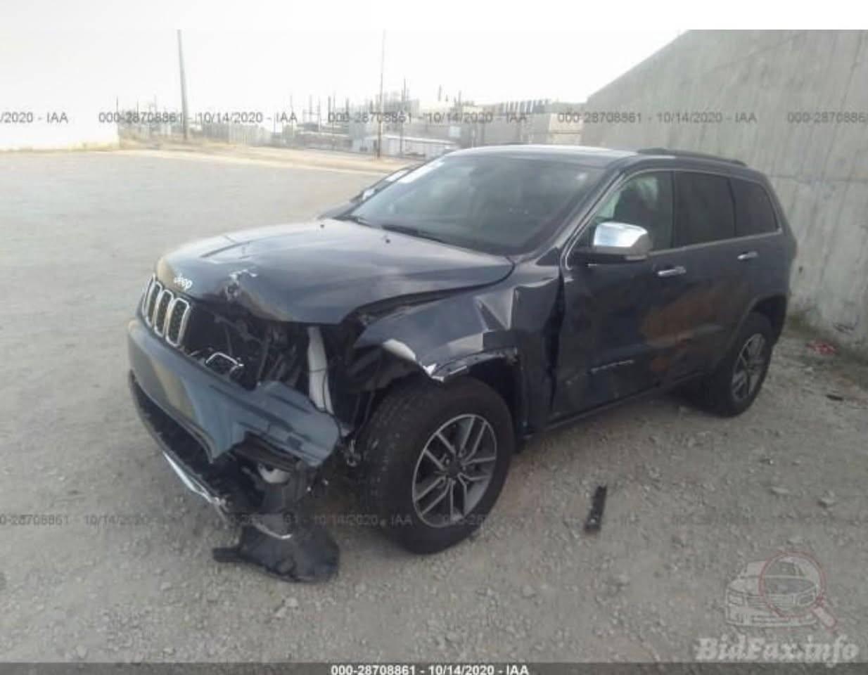 السلام عليكم 
جيب كراند شيروكي 
موديل 2019 
لمتد مواصفات اوفر لاند 
فول عده الجكات 
رادار امامي 
رادار خلفي 
رادار جانبي 
اشاير بالمري 
حساسات خلفي 
اللون ازرق غير محدد
رقم بغداد تحويل ثاني يوم 
ماشيه 144 الف قابل للزياده 
حادثه من امريكا سطحي وخفيف 3 قطع 
وبالعراق الباب خلف السائق صار بيه صبغ يعني 4 قطع
ايرباك برده وحده وراجع سستم  
محرك 6 سلندر 3.6 
السعر 239$ وقابل للتفاوض 
مكان السياره النجف الاشرف 
السياره نضيفه حداديه جديده مصار شهرين من مسويه تخم تاير جديد السياره كلش مداريه ونضيفه 
للاستفسار اكثر 
*********** 
غير متواجد عالفيس
