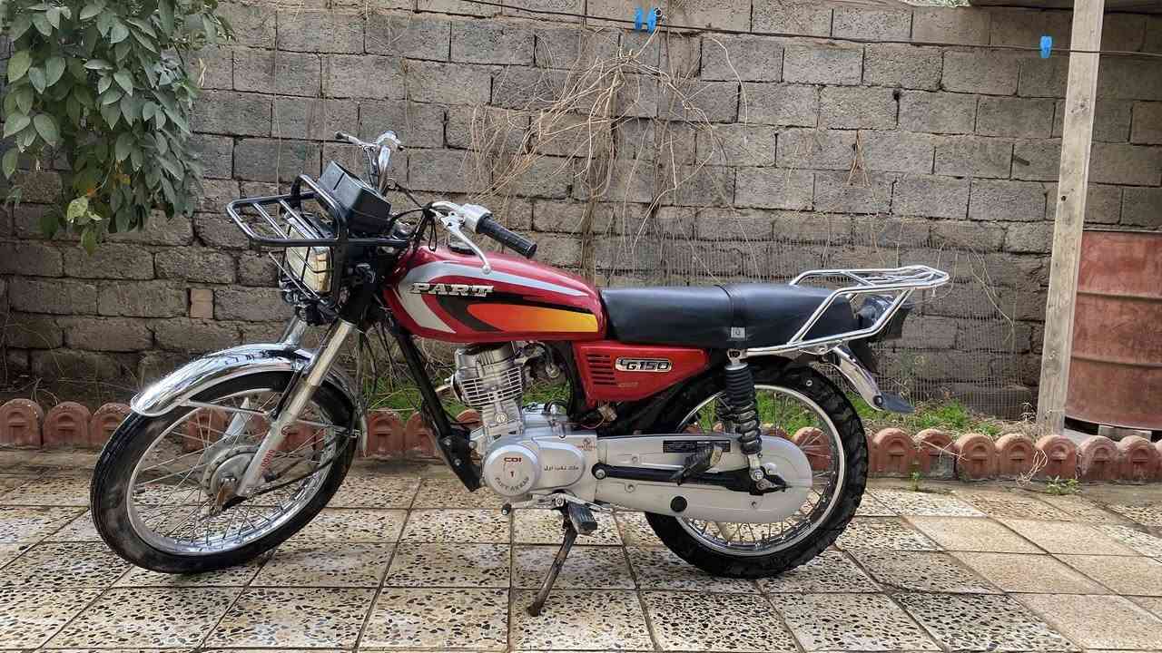 دراجة نامة بارت سوري كاملة مكملة محرك نظيف ـلا تبخير  ـلا تنقيص كهربائيات كاملة بس تشغل و تمشي سعرها 350 و بيها مجال او مراوس بسيڤان 5 كير رقمي *********** @
