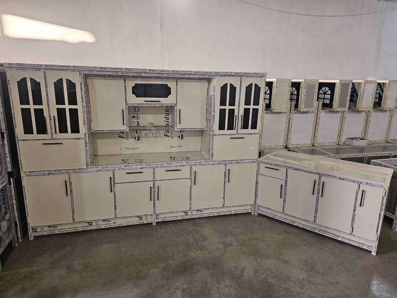 كاونتر (3/م) مع سنك مرمر( متر ونص )
داخل وخارج المنيوم 🤗 

مواصفات العمل 

😍المنيوم صيني درجه اولى

❤️ضهر المنيوم بليت
❤️داخل المنيوم  بليت + بنل ثقيل
❤️يدات  استيل 
❤️سطح مبطن خشب mdf
❤️حجل ارضي

العنوان الفلوجه قرب جامع الفاروق مجاور مقبرت الشهداء 👈يتوفر بنضام القسط والنقد 🔴 للإستفسار مراسلة الصفحة
 او الواتساب : ***********

اتصال : ***********
