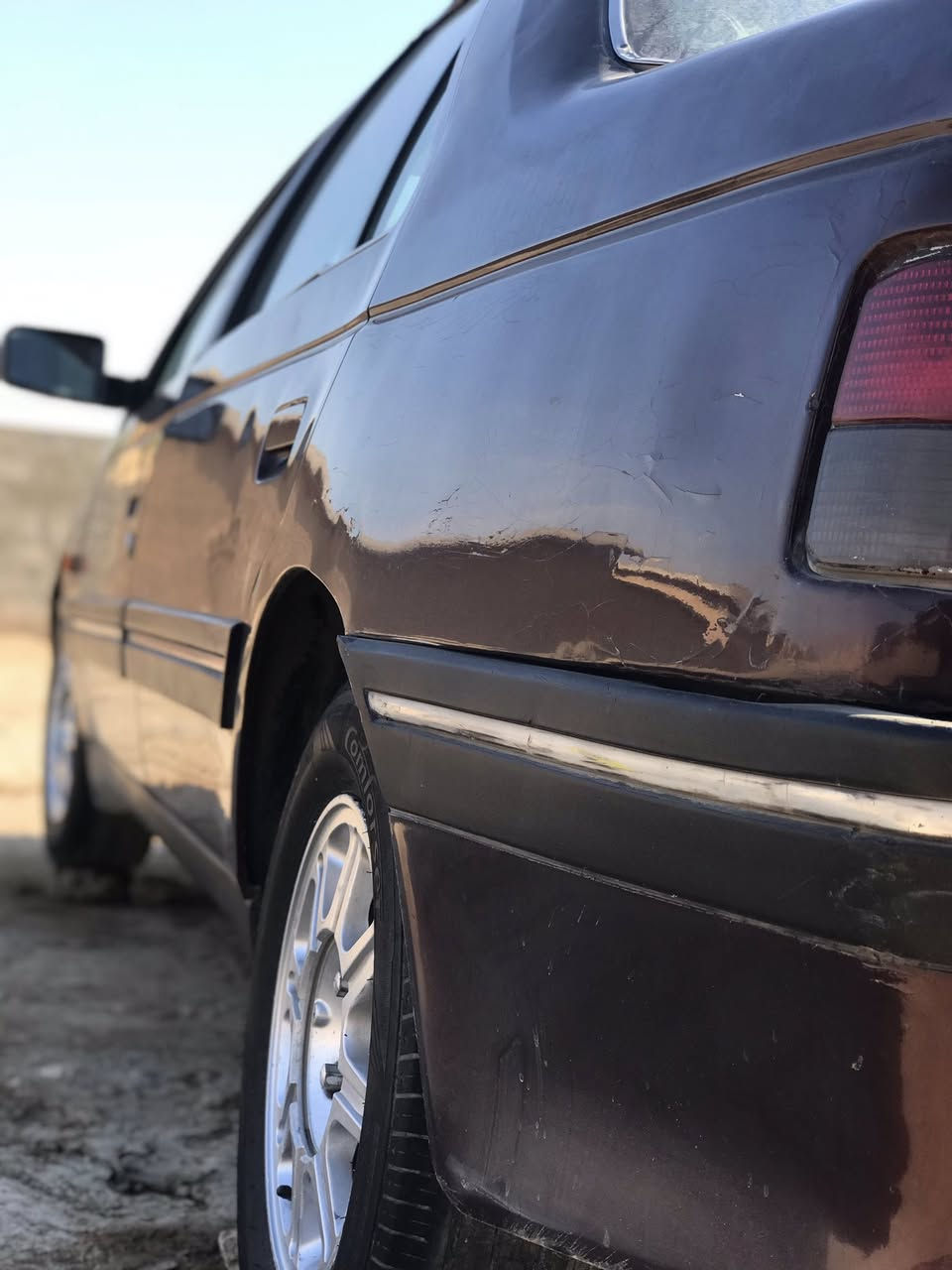 سلام عليكم للبيع وترهم مراوس ويا تكسي  بيجو ٤٠٥ موديل ٩٣  طخم امامي خلفي جديد طخم تايرنص عمر محرك وكير شرط دوشمه داخل جديده سستم سماعات كابون بانزين بيها   للستفسار اتصل عل رقم او راسلني خاص ***********
