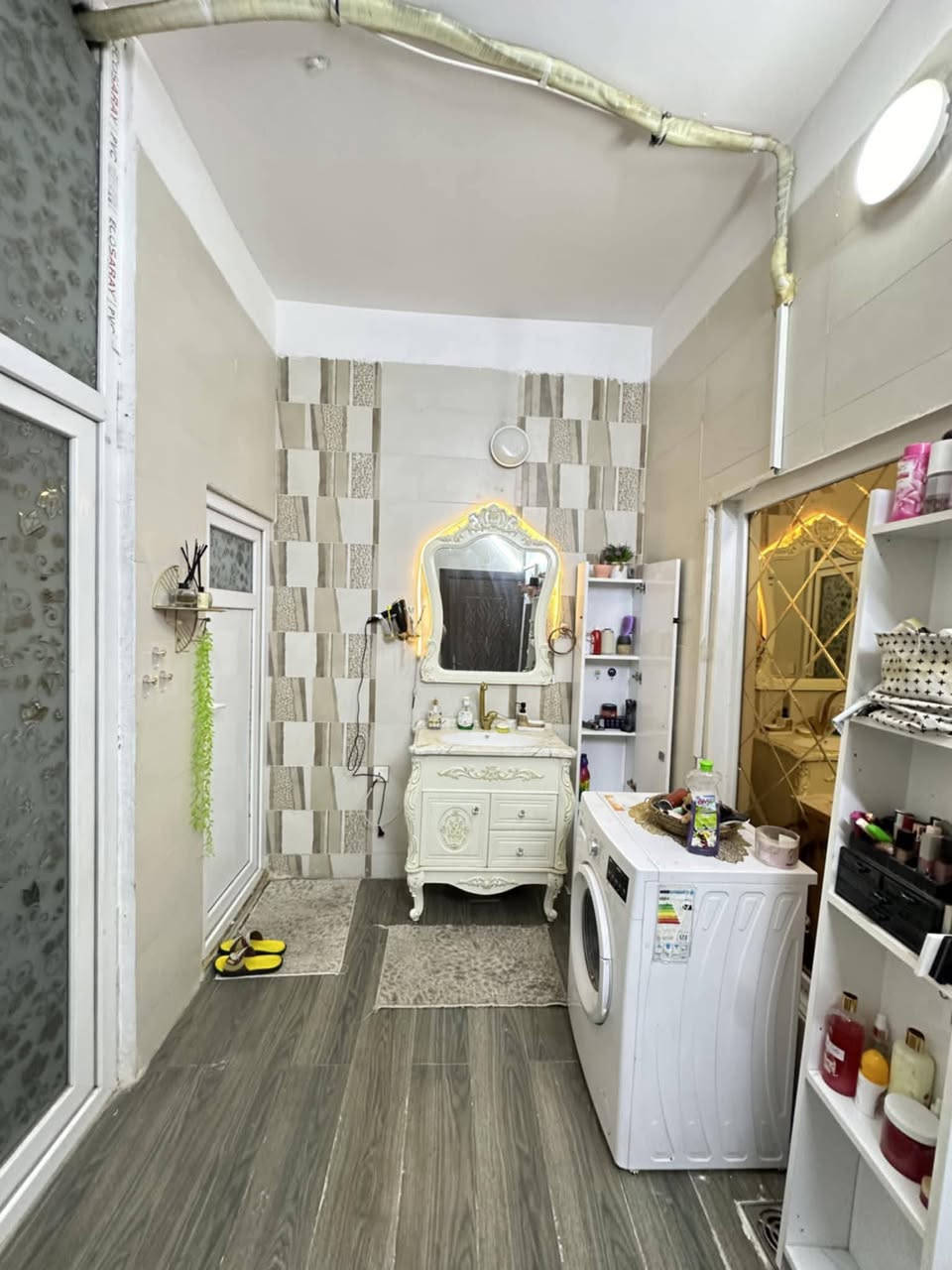 دار للبيع زراعي مساحة 200متر طابق واحد موقع حي الواسطي بين سايدين القديم وجديد غرفتين نوم واستقبال هول مطبخ وصحيات كراج البيت فول سيراميك سقف مغربي واجهه فلين نضام دكت اي استفسار ع خاص او اتصل 

***********
***********
