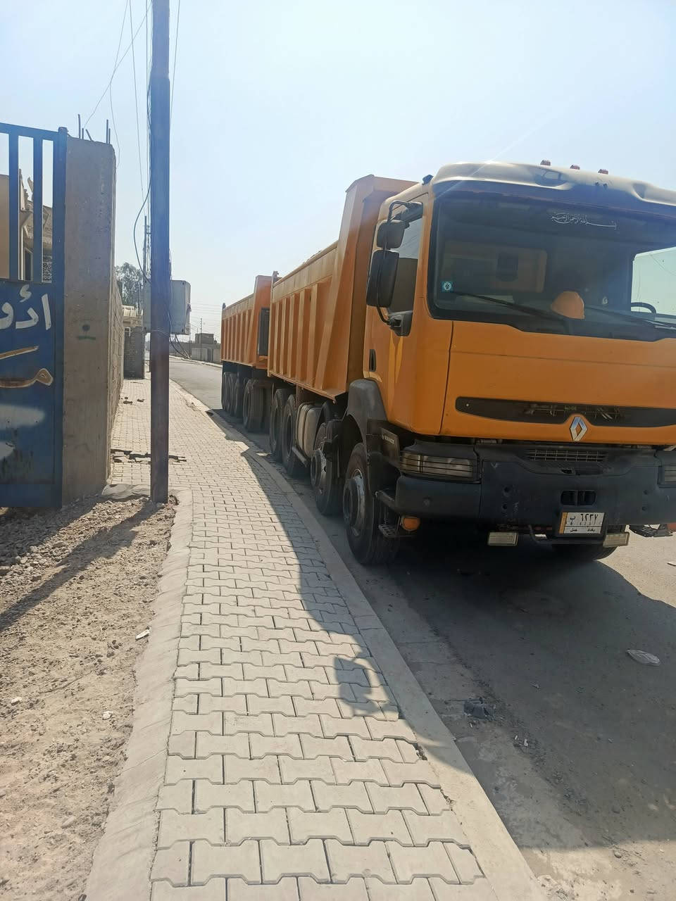سلام عليكم البيع رينو قاطرة مقطورة مربوطه 3 الوحات رقم نكليزي  سيارة خير من الله  جاهزة العمل    رقم الهاتف ‏‪***********‬‏
