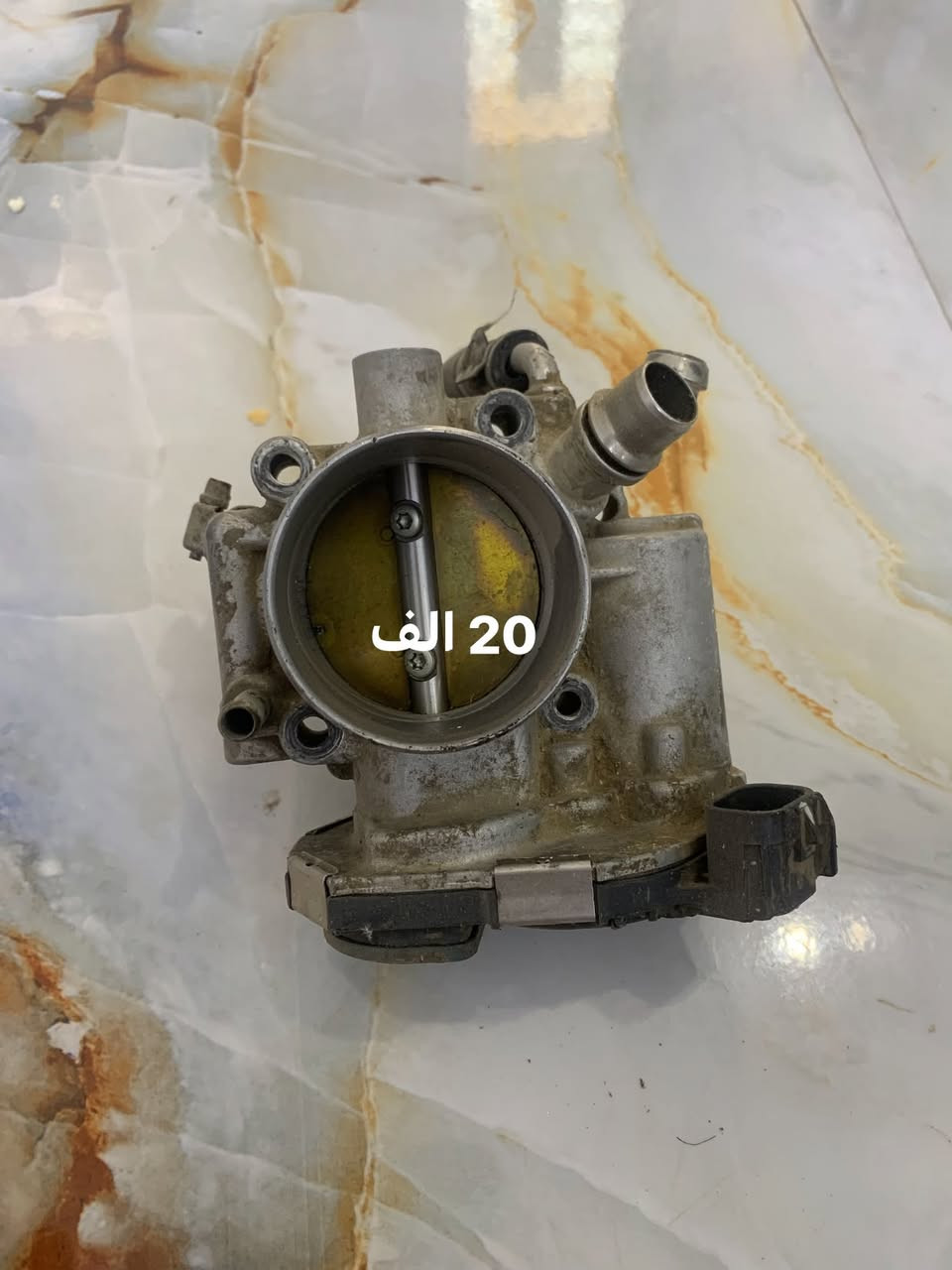 السلام عليكم غراض شوفر ليت كروز
چويتر شغال 
تخم نوزل كامل هوه والضفيره 
حساسات Vvt 
قاعدة فيتم عبوه للعلم الله شاهد كلهن فاتحن من سيارتي لان صرت حقل تجارب يم الشرفاء 
اتصل  *********** وتدلل ماعندك تعال آخذ بلاش
