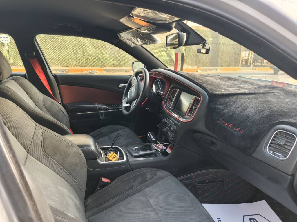 السلام عليكم شباب
‏قبل لا تتصل او تعلق اقرا المنشور زين شوف صور الحادث و السيارة و السونار تعجبك خير على خير ما تعجبك السيارة وصاحب السيارة بخدمتكم
‏
‏سيارة جارجر موديل 2015 مواصفات عاديه 
‏ماشيه 104 mi 
‏شاشة كبيرة بدون كار بلي
‏شفتات ستيرن
‏حساس دعاميه خلفية 
‏تحديث دعاميه خلفية و اماميه و بنيد
‏كير و مكينة خير من الله 
‏رقم بغداد بسمي
فقط ملاحظة الكشنات صار عليه قاصر 
‏
‏للبيع او مراوس ويه جيب او اوباما او دورنكو
‏السعر 163 وبيه مجال بسيط
‏مكاني بغداد شارع فلسطين او حى اور 
‏*********** 
‏
