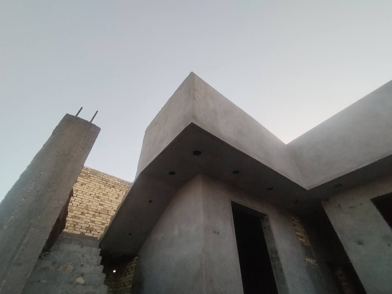 السلام عليكم كادر لبخ متفرغ لان محافضات 
عل لمتر او مقطوعات خشنه ناعم طلس جص    واجهيات حسب الطلب 

***********  بي واتساب  والرزق عل الله
