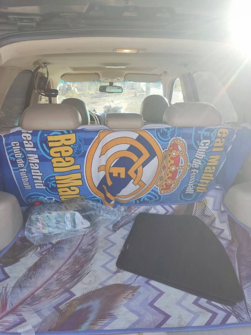 سلام عليكم
سبورتج موديل 2008 خليجي
محرك 6/ 2700
فتحه سقف
مثبت سرعه
بصمة تشغيل 
تشغيل عن بعد
السياره بسمي رقم اربيل شرط تحويل
بيها صبغ قليل بلصندوق
الباقي مكفوله
السعر 115 وبيها مجال 
***********
