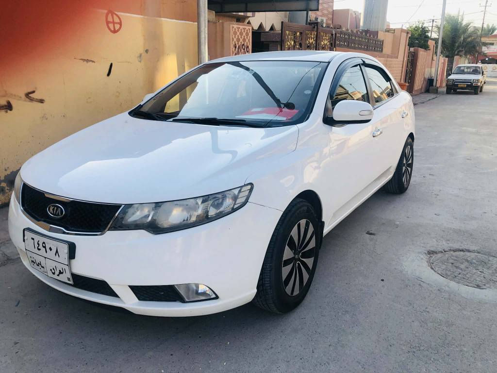 السلام عليكم 
كيا سيراتو 2010 خليجي سياره مكفوبه عدا طخه بخشم البنيد ومصبوغه كد شبر فقط السياره كلش حلو واحلى من الصور مكينه المرغوب 1600 مكينه كير بشرط ممفتوح ماشيه 180 الف كيلو بالنسبه لموديلها كلش زين  السياره مناقصها برغي مال جناي مواصفاتها العاديه معروفه مكانها ديالى جلولاء السعر 110 وبيها مجال للشرايسنويه لحد شهر 11  
***********
متواجد عالانترنيت والرقم خناقين, ديالى
