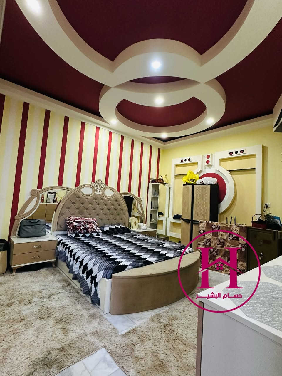 عقار للبيع 

الموقع حي صلاح الدين خلف التجاري 

المساحه 150 متر طابقين 3 غرف نوم 

بناء حديث  الأرضيه مرمر طبيعي 

المطبخ هديه مع البيت 

مستعدون تصوير كافة العقارات بدقه وجوده عاليه 
الأستفسار الأتصال على الرقم 
*********** امراسلة الواتس اب سيكون الرد على الجميع              #حسام_البيشير
