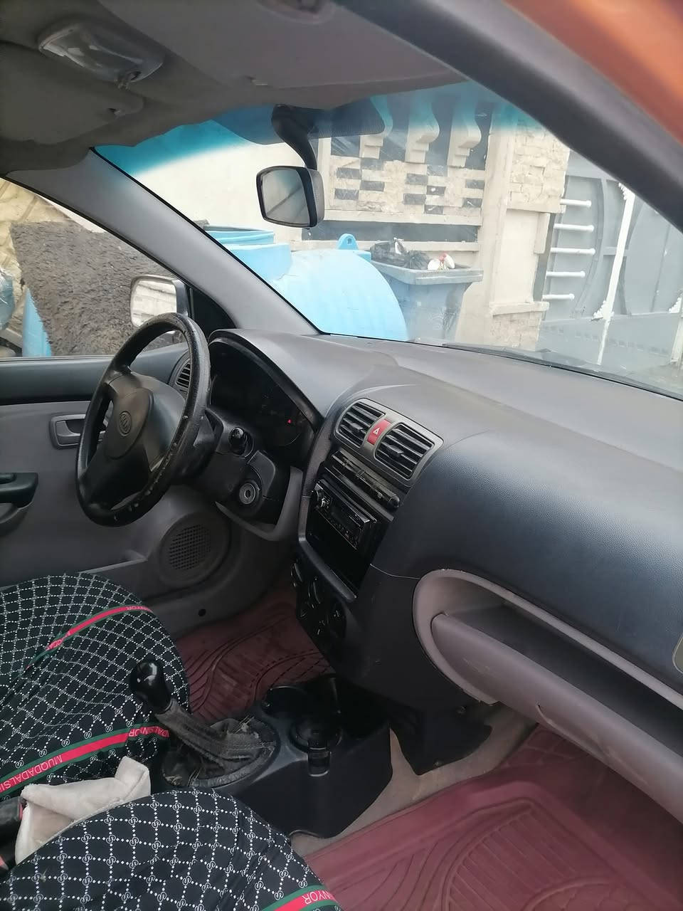 السلام عليكم كيا بيكانتو موديل ٢٠٠٥ بأسمي سنويه لغايه ٢٠٣١ هزه جديده لاصبغ ولا تبديل صدر جديد رقم دولي بيها شويه رصعات السعر ٤٢ الاتصال ***********
بغداد الأمين الثانيه وشكرا علما ان التبريد عاطل
